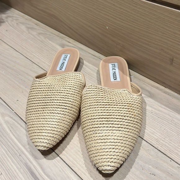 Steve Madden Shoes - Steve Madden Women's Beige Straw Pointed-Toe Slip-On Mules
